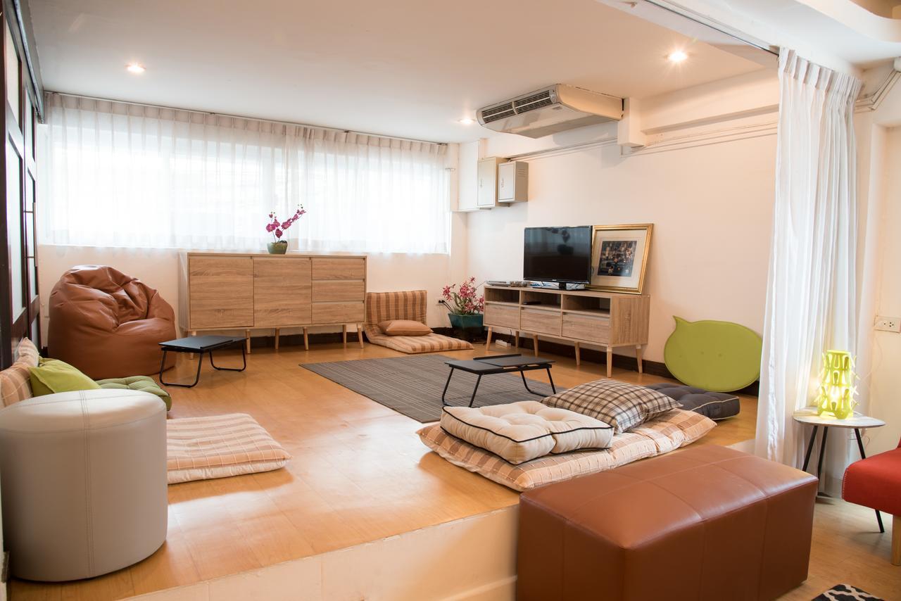 Bed & Body Hostel Bangkok Exterior photo