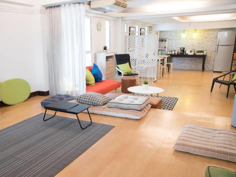 Bed & Body Hostel Bangkok Exterior photo