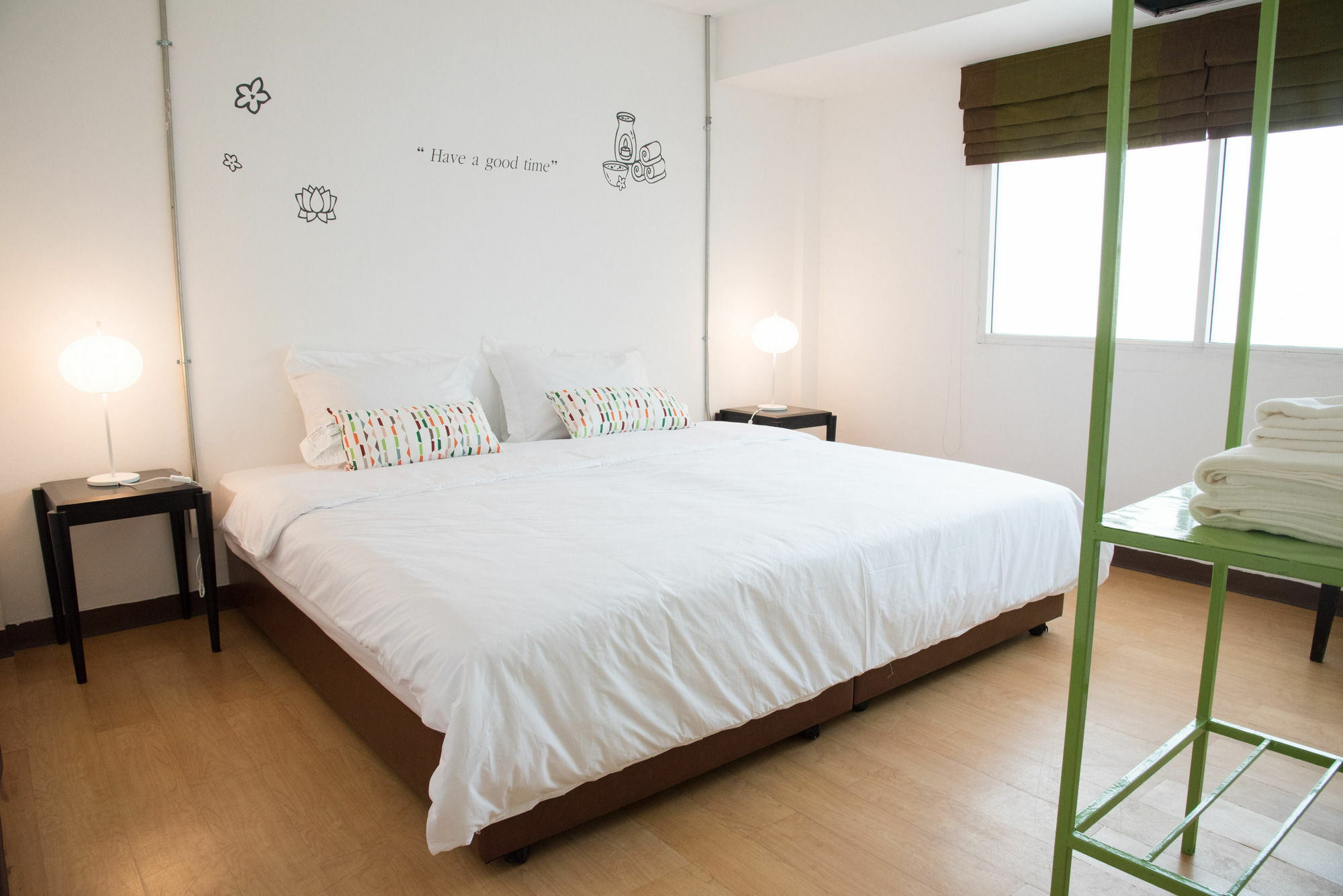 Bed & Body Hostel Bangkok Exterior photo