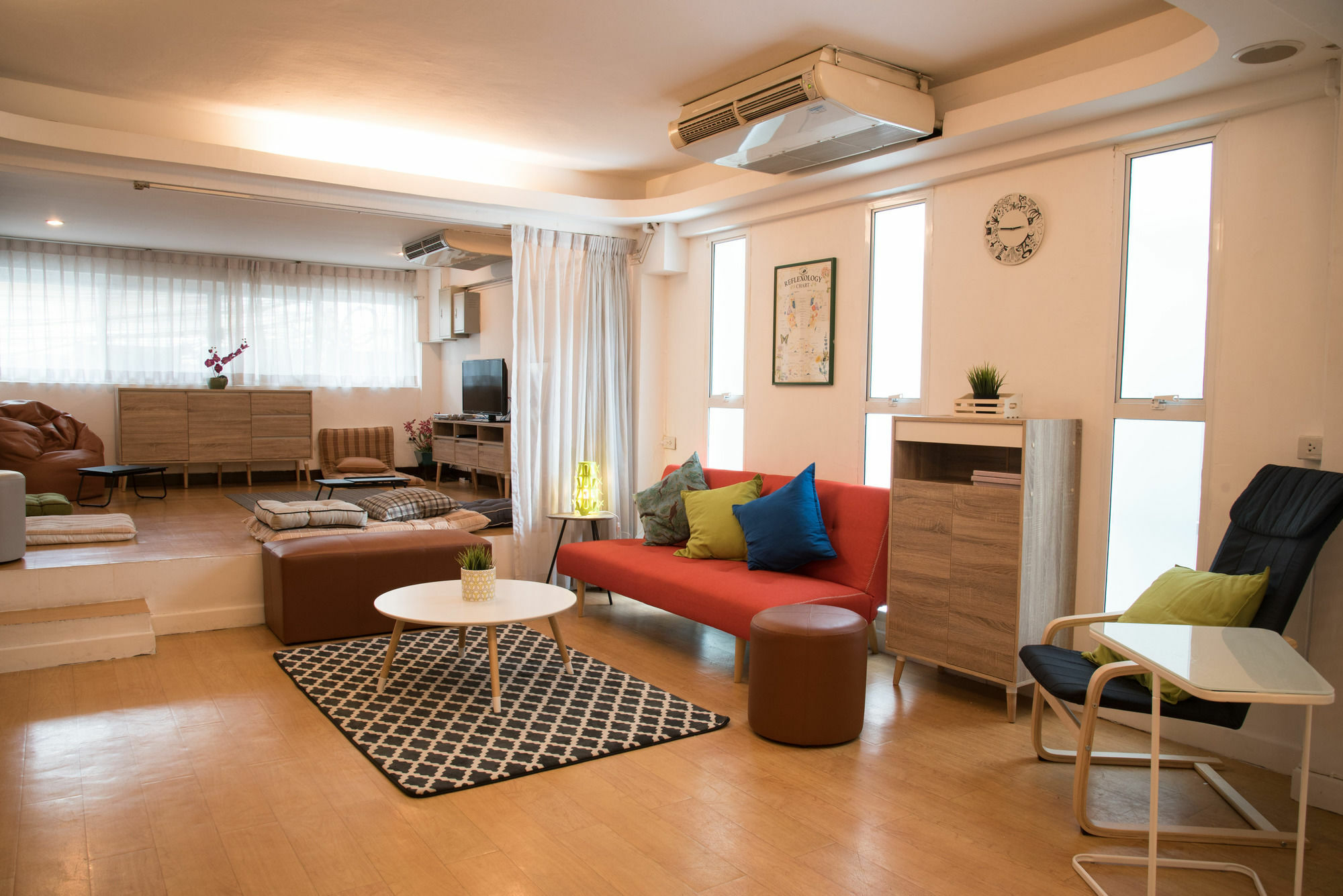 Bed & Body Hostel Bangkok Exterior photo