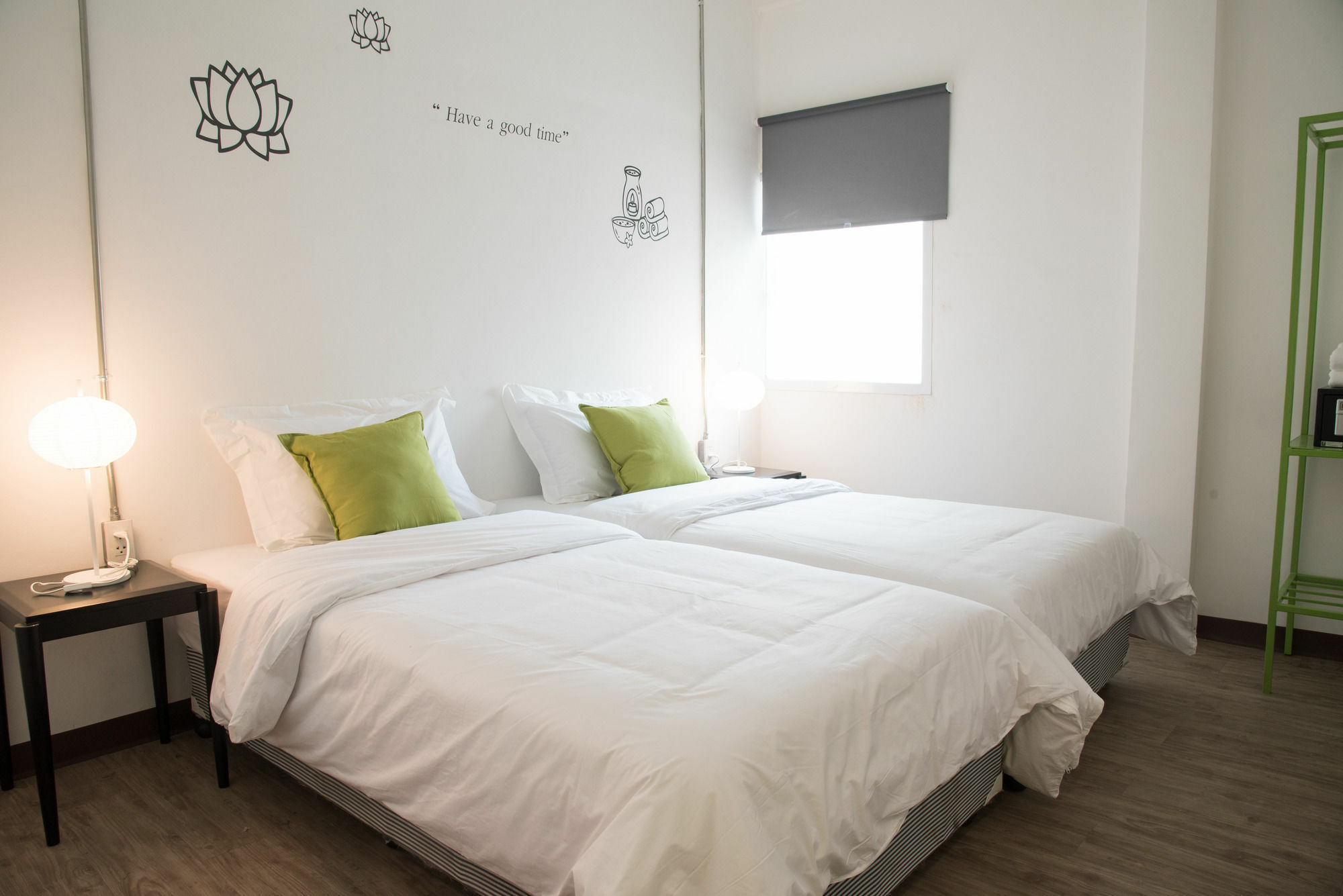 Bed & Body Hostel Bangkok Exterior photo