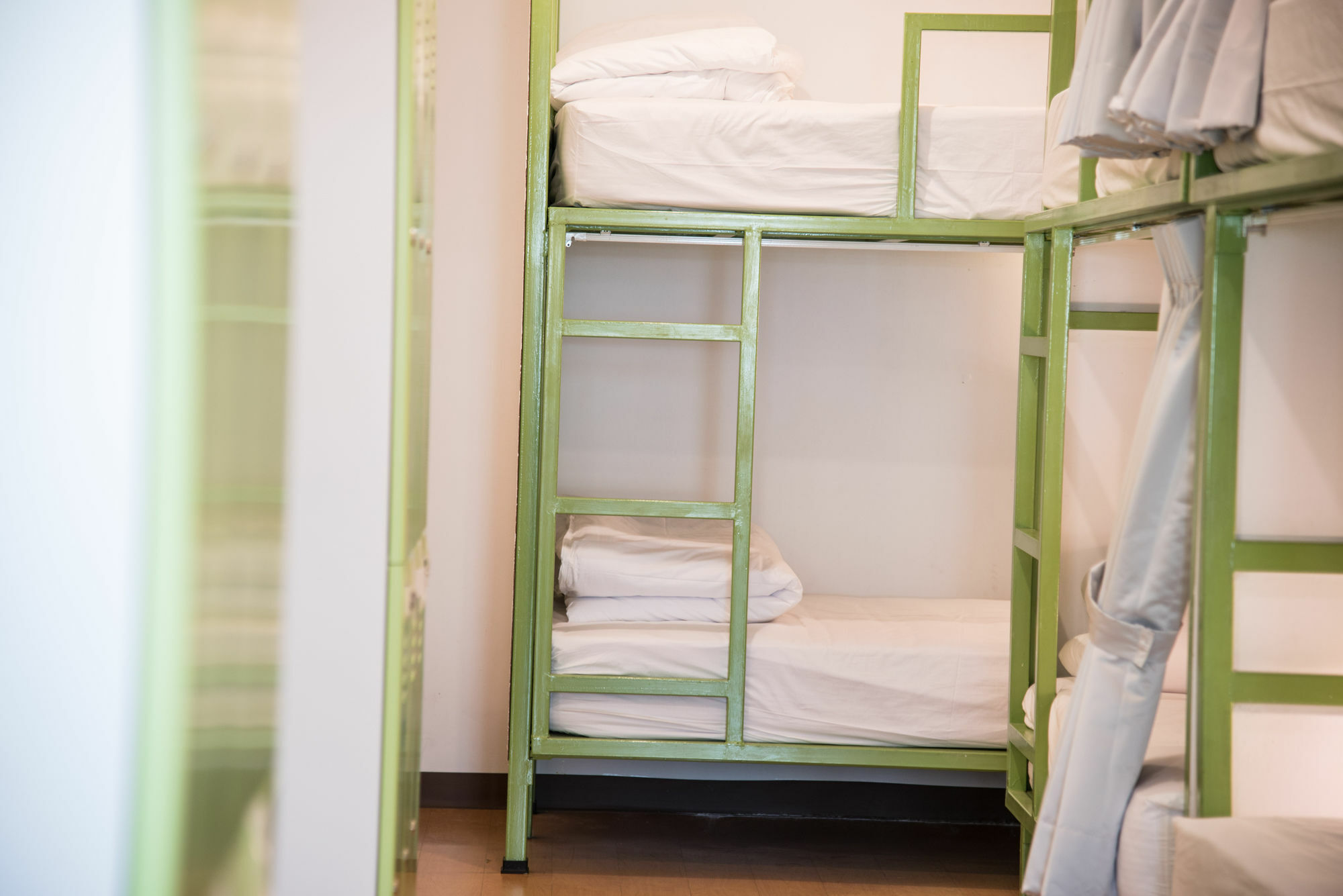 Bed & Body Hostel Bangkok Exterior photo